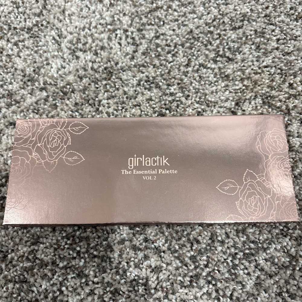 Girlactik The Essential Palette Vol. 2 - Brown Shades